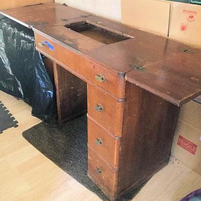 APC104 Vintage Sewing Machine Table