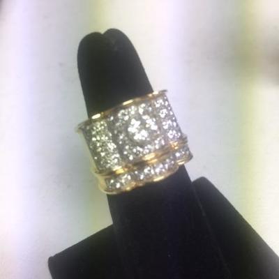 18kt Gold Diamond 2 Ring Set