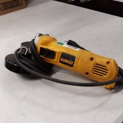 D28110 4-1 2 (115MM) SMALL ANGLE GRINDER