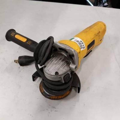 D28402 4-1 2 (115MM) SMALL ANGLE GRINDER