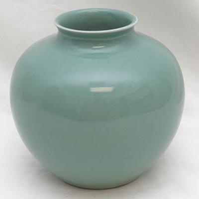 Chinese Celadon Vase with Kangxi Marks. Signed with Da Qing Kangxi Nian Zhi - 