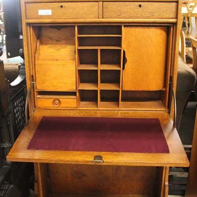  ANTIQUE Oak â€œCourtlandâ€ Desk with Nice Fitted Interior

Auction Estimate $200-$400 â€“ Located Inside 