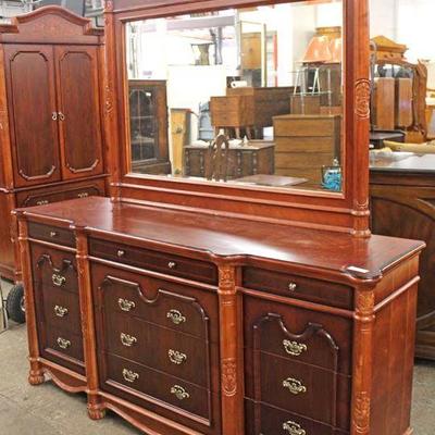  Queen Anne End of the Bed Bench

Auction Estimate $50-$100 â€“ Located Inside 