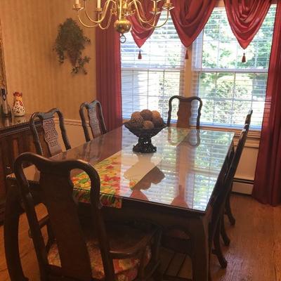 Formal dining room to create holiday memories