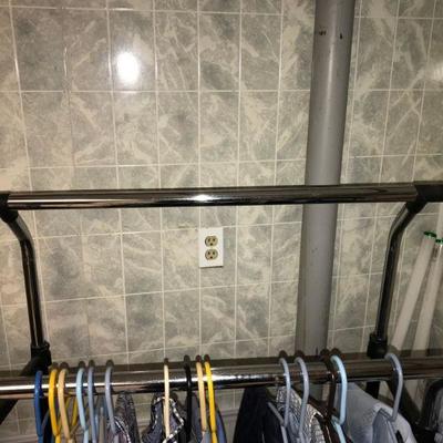 Clothes rack ( empty )