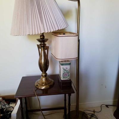911-	
3 Lamps and 1 Wooden Table
Lamps measure approximately 17