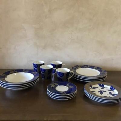 Porcelain Dish Set for 4