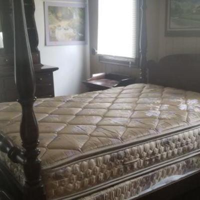 complete bedroom set $100 queen bed, dresser and 2 night stands