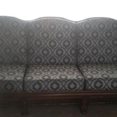 Vintage lool LIKE NEW Sofa with matching Loveseat sofa is 80