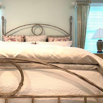 Acorn Top Wrought Iron KING Bed 