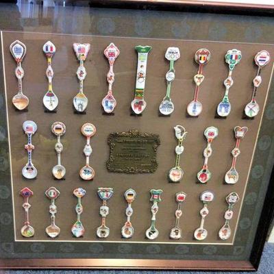 BSO024 Framed Olympics Commemorative Spoons
