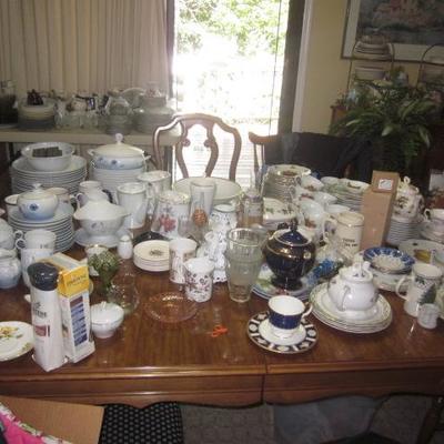 Tons Of China Sets To Choose From
Tea Cup Collections 