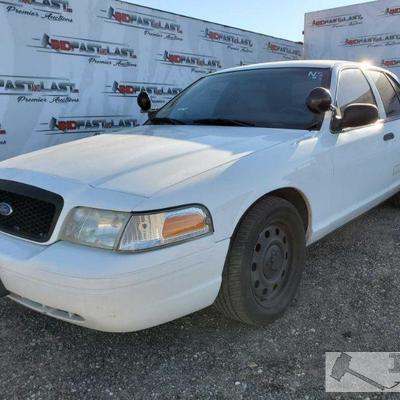 2009 Ford Crown Victoria, White, CURRENT SMOG
           Current smog, Cold AC, front power windows, power locks and mirrors, Year: 2009...