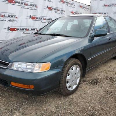 1996 Honda Accord, Dark Green
AC, Power Windows, Power mirrors, Cruise control Year: 1996 
Make: Honda 
Model: Accord 
Vehicle Type:...