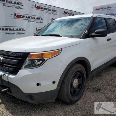 158-2015 Ford Explorer, White, CURRENT SMOG
Current Smog, AWD, cold AC, rear climate control, power windows, power mirrors, power seat,...