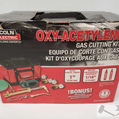 Lincoln Electric Oxy-Acetylene Gas CutWelding Kit
Lincoln Electric Oxy-Acetylene Gas CutWelding Kit. Has Various components and tool bag...