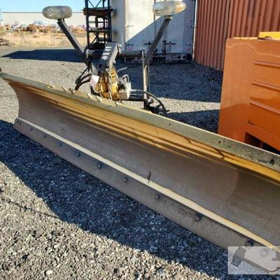 302: Meyer Snow Plow W/ Meyer E-58H Hydraulic Power Unit
Meyer Snow Plow W/ Meyer E-58H Hydraulic Power Unit. Lights on top of mounting...