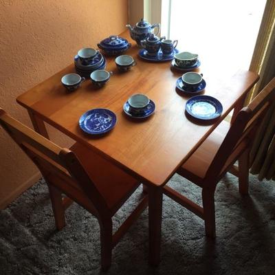 Blue willow childrenâ€™s tea set.