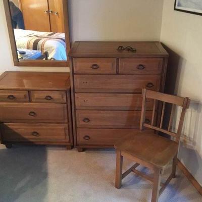 Bedroom Dressers with Mirror and Chair