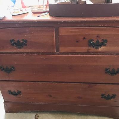 Pine chest of drawers $55