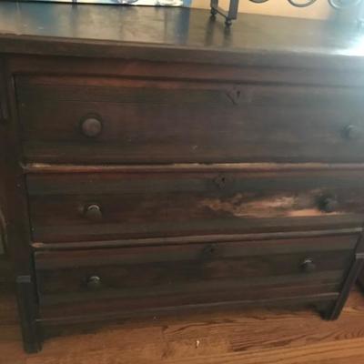 Mahogany chest of drawers $85