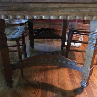 Oak dining table $165
65 X 44 X 29 1/2