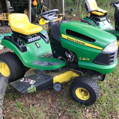 John Deere riding lawnmower $800
needs a new battery