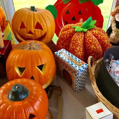 Great selection Fall decor!