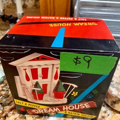 Dream House Salt & Pepper & Napkin Holder