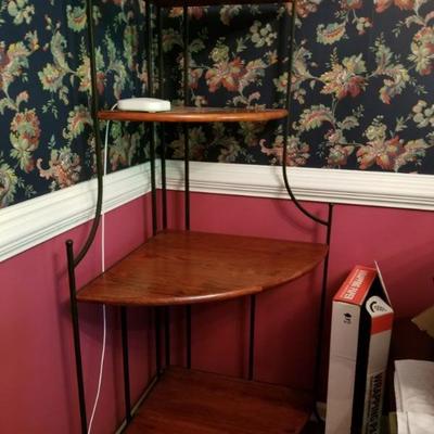 Corner cabinet