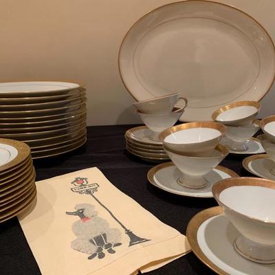 Hutschenreuther porcelain, Soverign Gold Rimmed Tea Cups