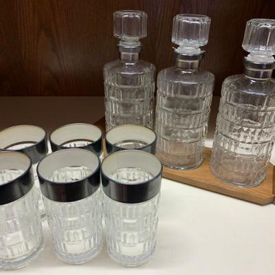 Vintage Barware, Dorothy Thorpe Style Silver Rim 