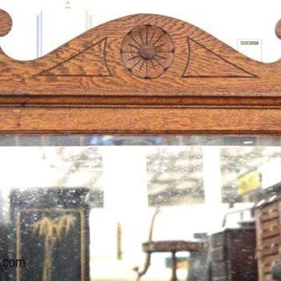 ANTIQUE Continental Oak Washstand with Mirror

Auction Estimate $ 100-$200 â€“ Located Inside
