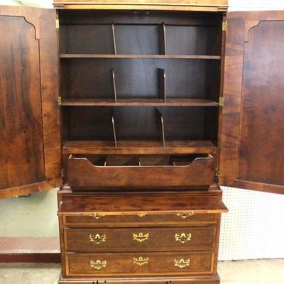 5 Piece “Aston Court Collection by Henredon” Burl Mahogany and Banded King Bedroom Set with Full Canopy King Bed – may be offered...