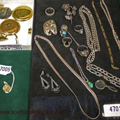 Selection of Sterling and Gold Jewelry

Auction Estimate $20-$200 â€“ Located Glassware