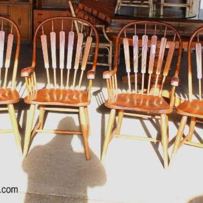7 Piece â€œRichardson Brothers Furnitureâ€ Oak Dining Room Table with 4 Leave and 6 Chairs

Auction Estimate $200-$400 â€“ Located Dock