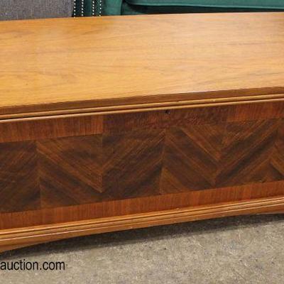 VINTAGE CLEAN Burl Walnut Cedar Chest

Auction Estimate $100-$300 â€“ Located Inside