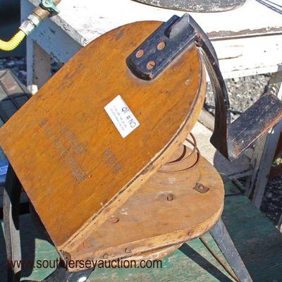  â€œBuffalo Dental Mfg. Co. No. 10Aâ€

Auction Estimate $20-$100 â€“ Located Field 