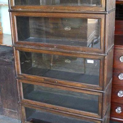 ANTIQUE â€œMacey Furnitureâ€5 Stack Oak Bookcase

Auction Estimate $300-600 â€“ Located Dock 