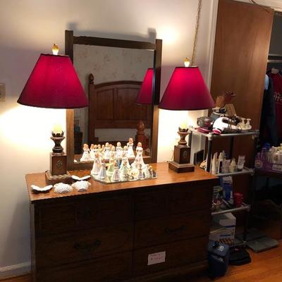 Dresser $20 broken drawer
Lamps $30