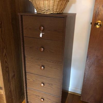 5 drawer linerie chest
$25