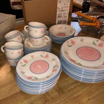 37 pc dish set
$20