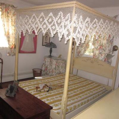 Four Poster Bedroom Suite 
