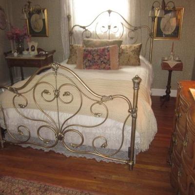 Stunning Antique Queen Bed Frame 