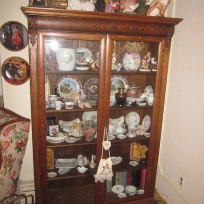 Display Cabinet with all Collectible Contents 