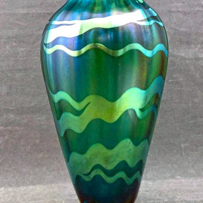 Lundberg Studios Jade Murano vase, signed. Hallmarked LS 2295 R023. 10 x 5 in. Estate sale price: $220