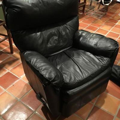 VERY NICE LEATHER RECLINER