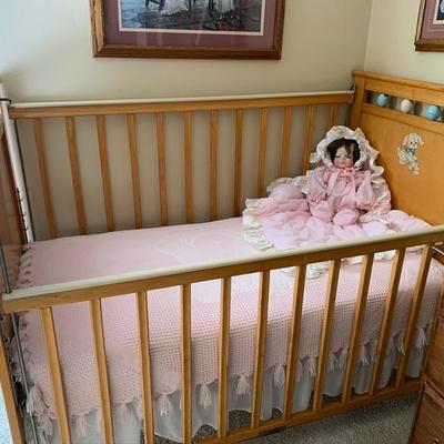 Baby crib for doll display 