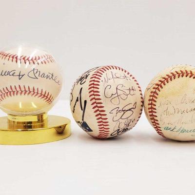 1400: 3 Signed Baseballs Not Authenticated
3 Signed Baseballs Not Authenticated