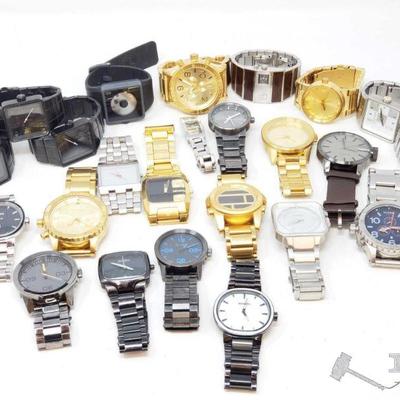 712: Approx 24 Various Nixon Watches
Approx 24 nixon watches 